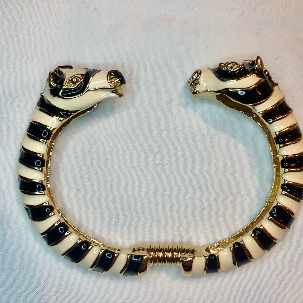 Kenneth Jay Lane Vintage Zebra bangle bracelet - NEW - Black and white enamel - Picture 8 of 17